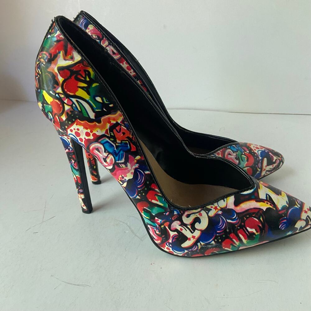 Just Fab Heels Kristal Graffiti Print Stiletto Pumps Pointed Toe Size 8 GUC Read - Picture 3 of 13